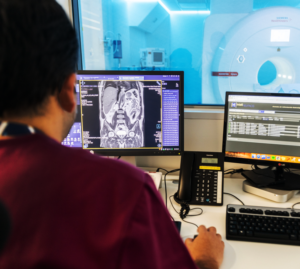 Resonancia magnética con y sin contraste